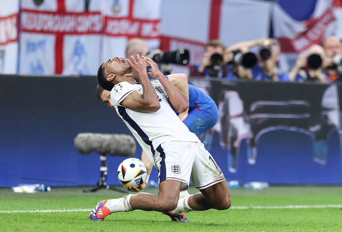 爱游戏2026-AC米兰险胜利物浦，贝林厄姆点燃赛场