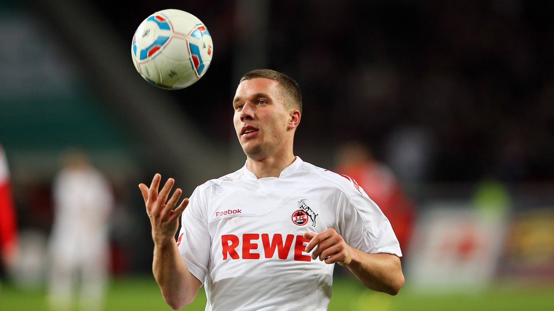 ayx世界杯2026-奥斯梅恩的利剑，当巴拉圭撕碎智利，南美足球的暗夜革命